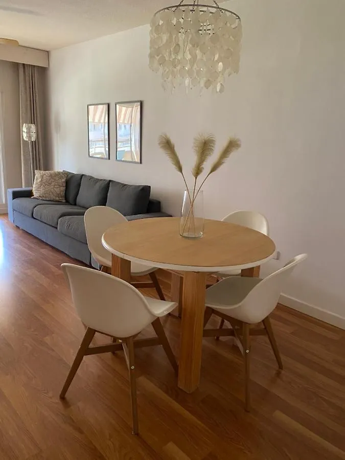 Beach Front Apartment Màlaga